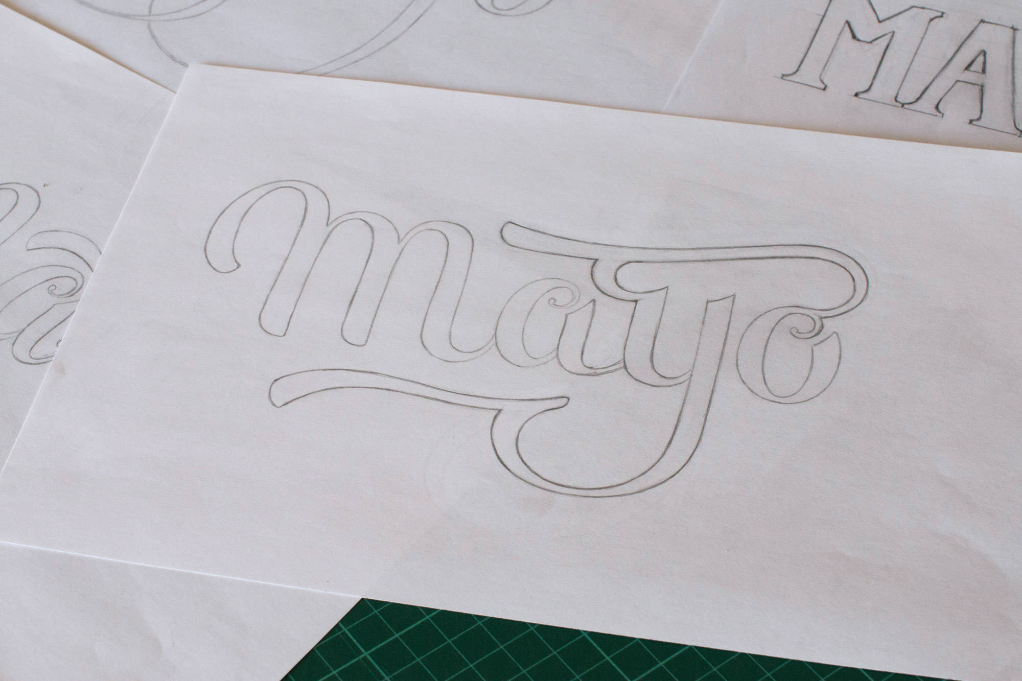 Esbossos pel projecte de lettering "Els mesos".