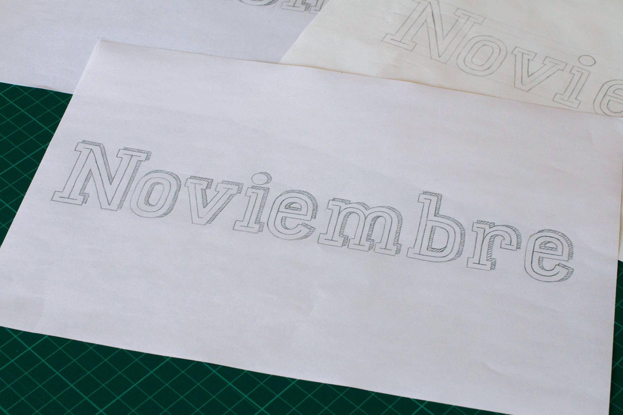 Bocetos para el proyecto de lettering "Los meses".